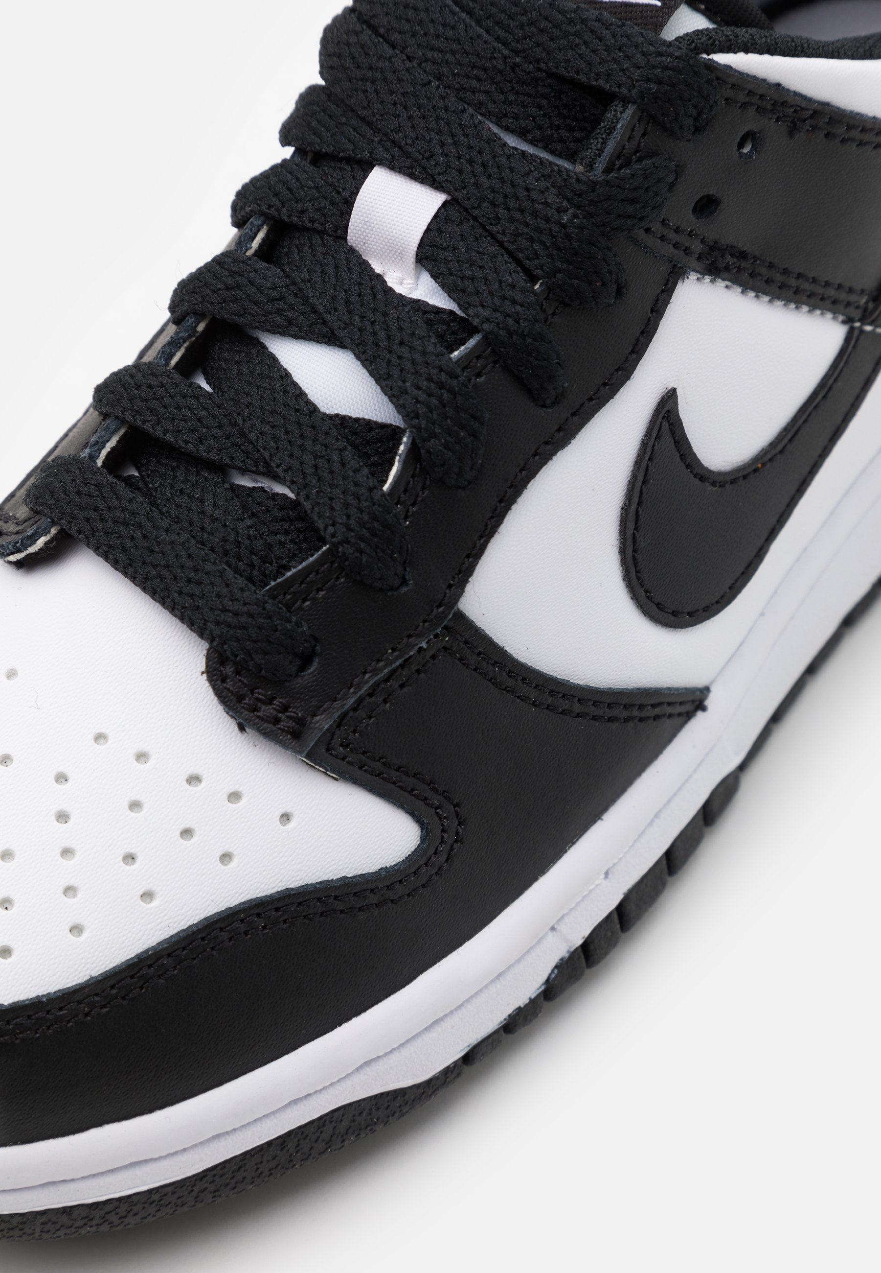 NIKE DUNK