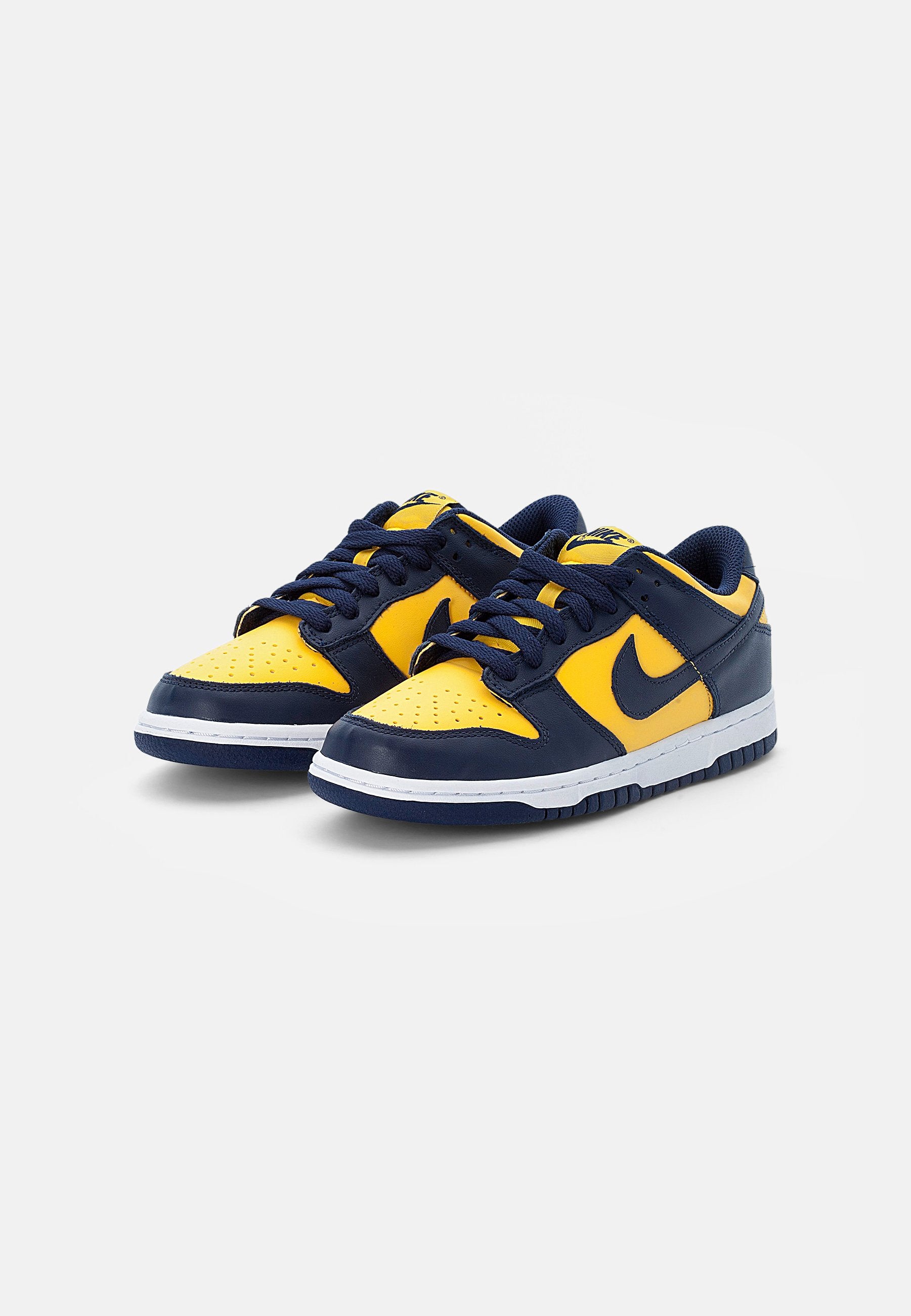 NIKE DUNK