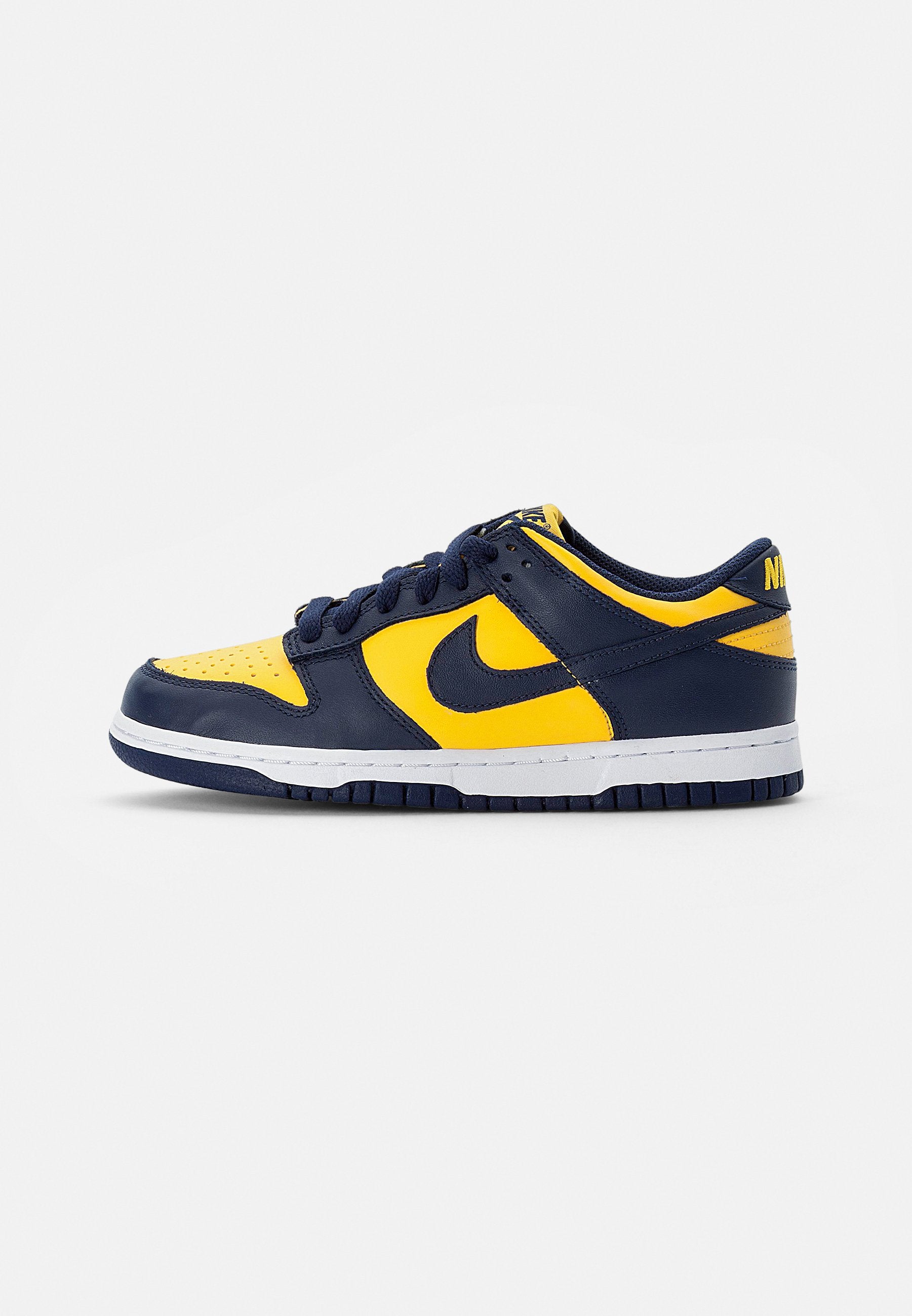 NIKE DUNK